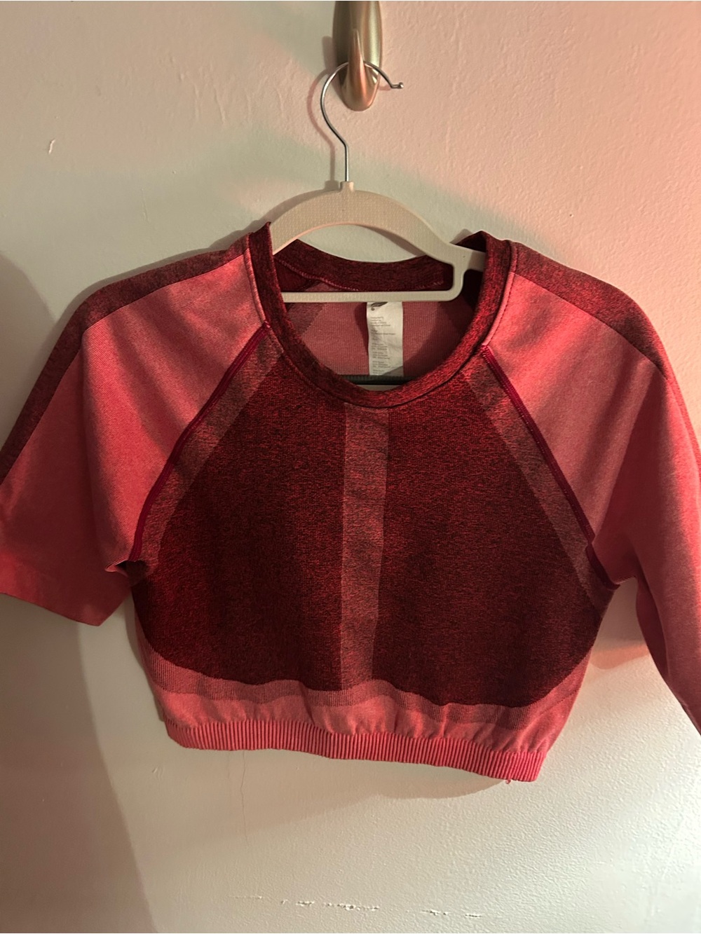 ⭐️ 5/$20 Fabletics Maroon & Pink Colorblock Short Sleeve Athletic Top